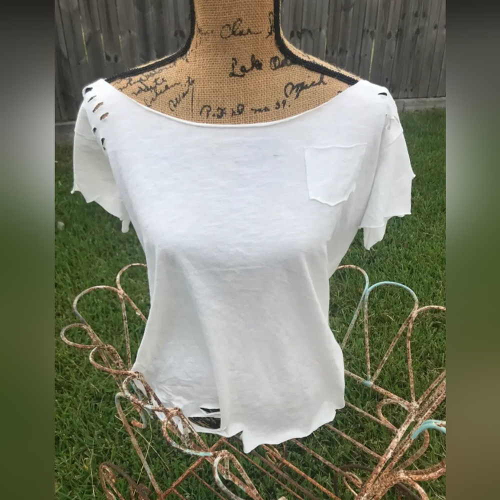 Casual White Distressed Short Sleeve Top